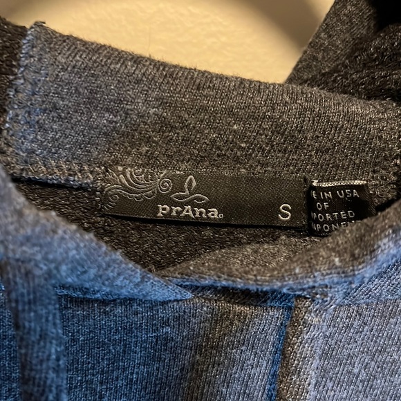 Prana - short sleeved light weight hoodie. Size small. - Picture 1 of 2